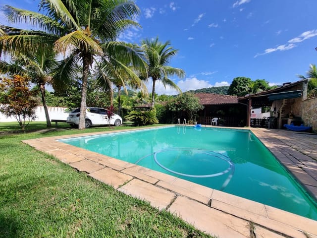 Chácara com 1600m² 5 quartos e 5 banheiros, à venda, no bairro Itaocaia Valley (Itaipuaçu) em Maricá