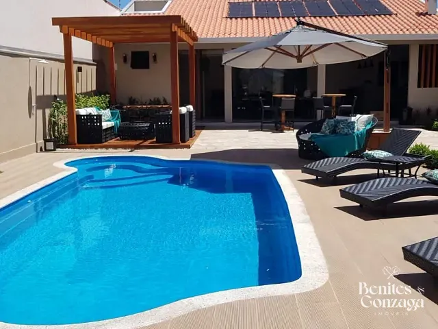 Chácara com 360m², à venda, no bairro Jardim Aclimação em Maringá