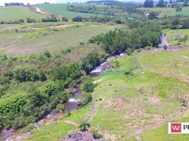 Chácara com 80000m² 3 quartos e 3 banheiros, à venda, no bairro Mangabera em Carambeí