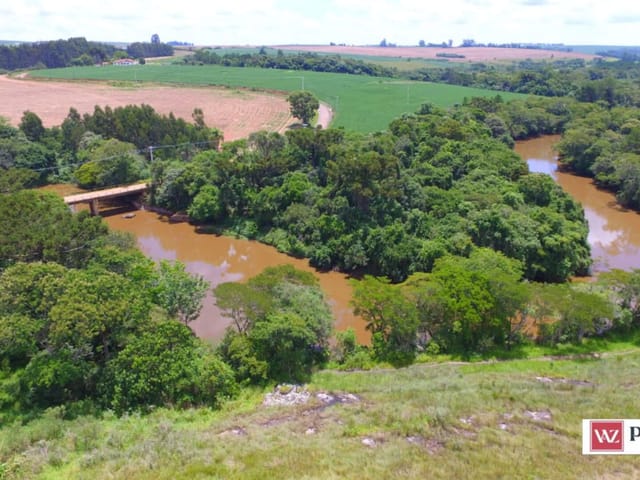 Chácara com 80000m² 3 quartos e 3 banheiros, à venda, no bairro Mangabera em Carambeí