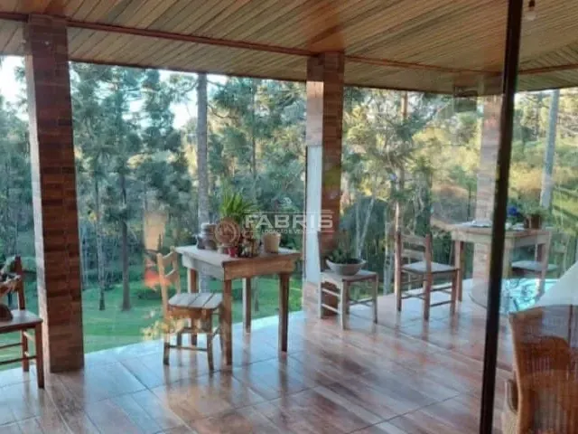 Chácara com 24200m² 4 quartos e 3 banheiros, à venda, no bairro Itaqui de Cima em Campo Largo