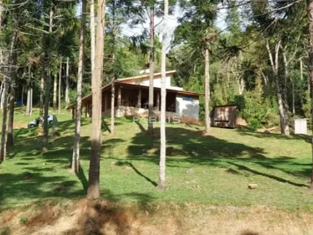 Chácara com 24200m² 4 quartos e 3 banheiros, à venda, no bairro Itaqui de Cima em Campo Largo