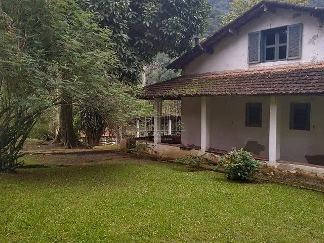 Chácara com 91000m² 3 quartos e 3 banheiros, à venda, no bairro Espinhaço em Guapimirim