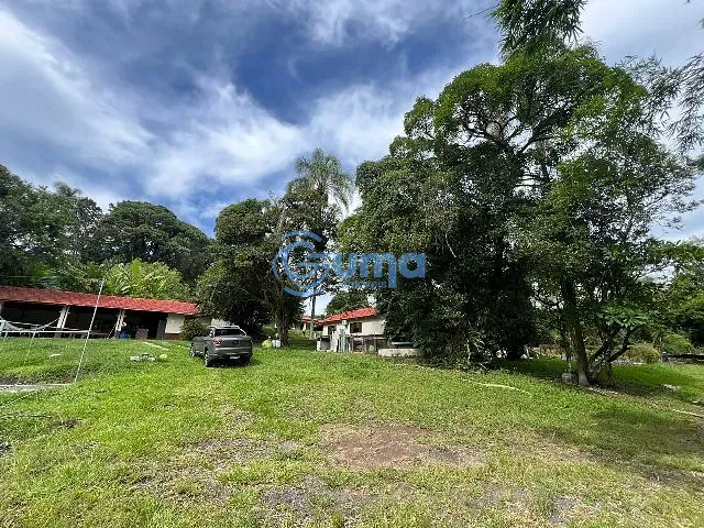 Chácara 4 quartos e 6 banheiros, à venda, no bairro Curitibanos em Bragança Paulista