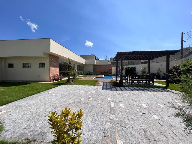 Chácara com 540m², à venda, no bairro Jardim Olímpico em Maringá