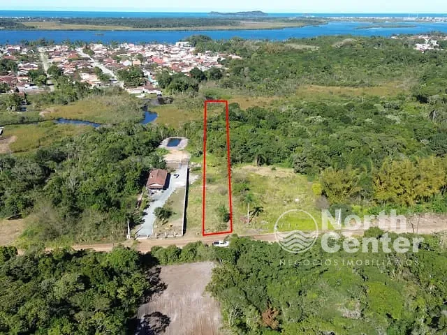 Chácara com 4482m², à venda, no bairro Pinheiros em Balneário Barra do Sul