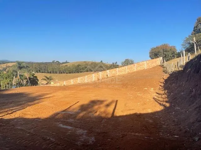 Chácara com 2162m² 2 quartos e 1 banheiro, à venda, no bairro ** em Caldas