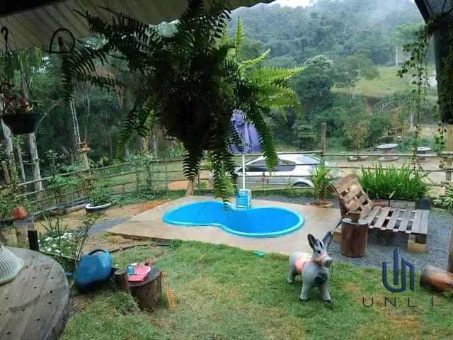 Chácara com 5500m² 5 quartos e 3 banheiros, à venda, no bairro Amparo em Barra Mansa