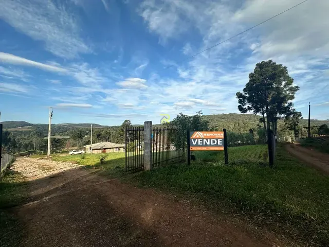 Chácara com 12100m² 3 quartos e 1 banheiro, à venda, no bairro Santana em Guarapuava