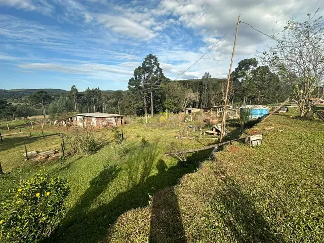 Chácara com 12100m² 3 quartos e 1 banheiro, à venda, no bairro Santana em Guarapuava