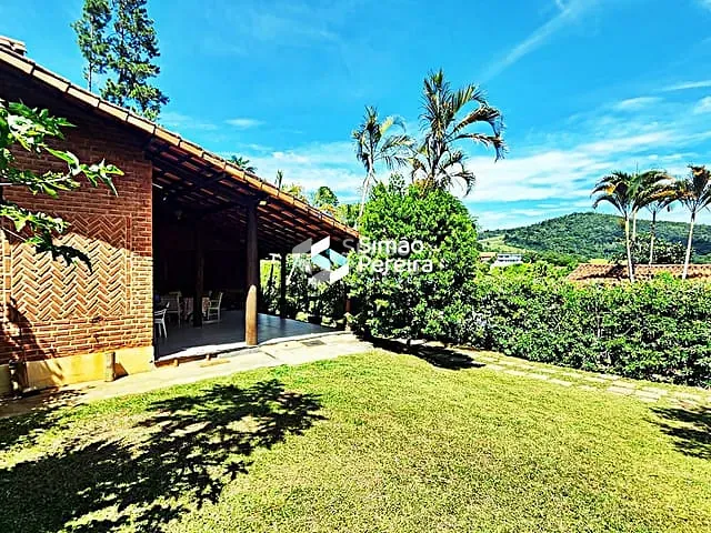 Chácara com 900m² 3 quartos e 5 banheiros, à venda, no bairro Balança em Simão Pereira