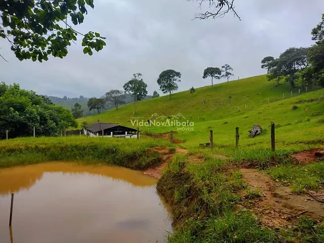 Chácara com 168000m² 3 quartos e 2 banheiros, à venda, no bairro Zona Rural em Bom Jesus Dos Perdões