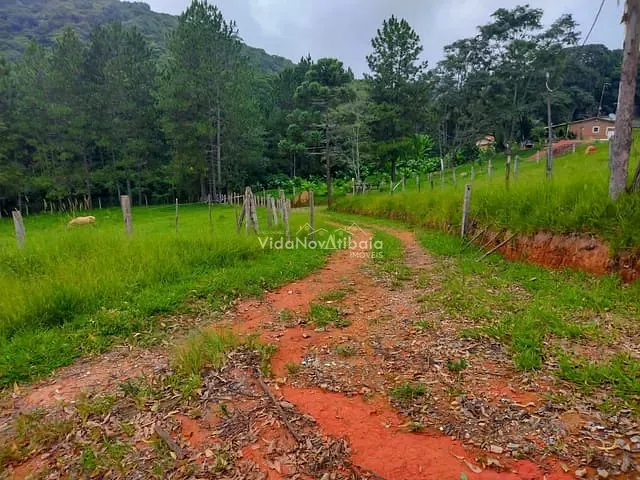 Chácara com 168000m² 3 quartos e 2 banheiros, à venda, no bairro Zona Rural em Bom Jesus Dos Perdões