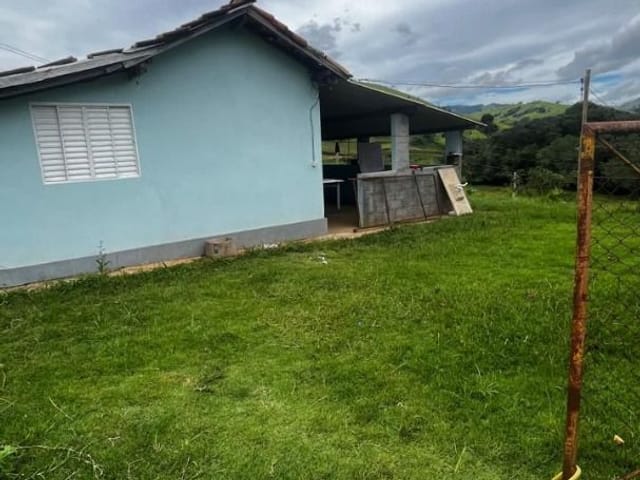 Chácara com 800m², à venda, no bairro Água Branca em Cambuí