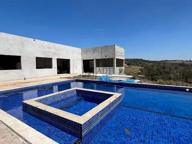 Chácara com 4200m² 3 quartos e 2 banheiros, à venda, no bairro Beija-Flor em Mogi das Cruzes