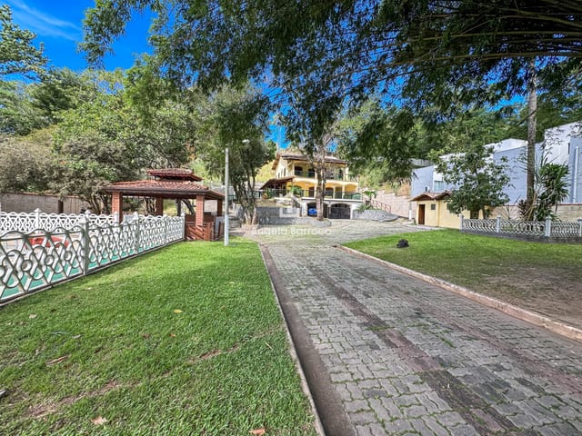 Chácara com 3500m² 5 quartos e 8 banheiros, à venda, no bairro Itaocaia Valley (Itaipuaçu) em Maricá