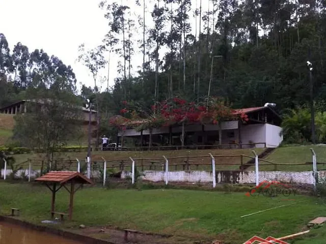 Sítio com 7m², à venda, no bairro Correia de Freitas em Apucarana