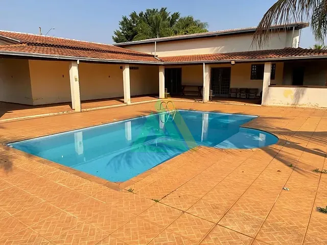 Chácara com 2000m² 3 quartos e 3 banheiros, à venda, no bairro Lago Azul em Mogi Guaçu