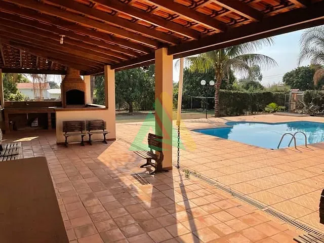 Chácara com 2000m² 3 quartos e 3 banheiros, à venda, no bairro Lago Azul em Mogi Guaçu
