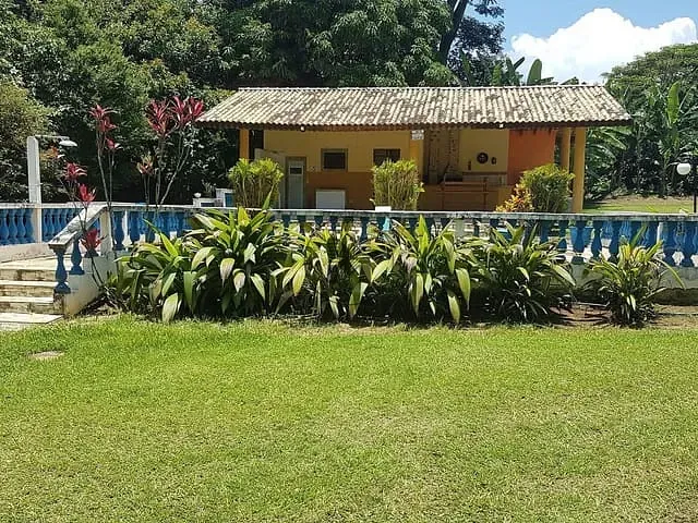 Chácara com 4600m² 1 quarto e 3 banheiros, à venda, no bairro Bom Jardim I em Guaratinguetá