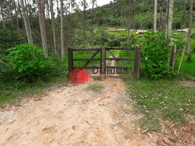 Chácara com 7000m², à venda, no bairro Zona Rural em Lagoinha