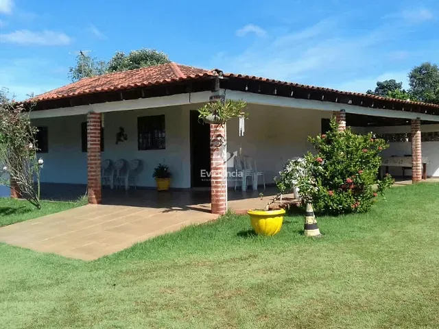 Chácara com 2500m² 3 quartos e 2 banheiros, à venda, no bairro Área Rural de Londrina em Londrina