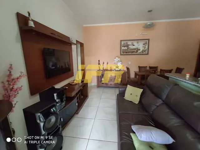 Chácara com 1300m² 2 quartos e 3 banheiros, à venda, no bairro Granjas Rurais Reunidas em Taubaté
