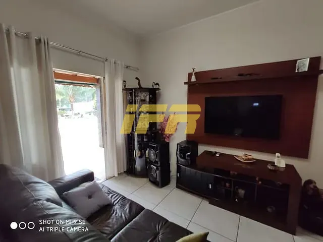 Chácara com 1300m² 2 quartos e 3 banheiros, à venda, no bairro Granjas Rurais Reunidas em Taubaté