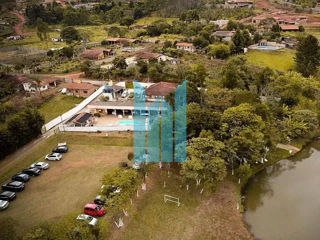 Chácara com 100m² 2 quartos e 2 banheiros, à venda, no bairro Village São Luiz em Poços de Caldas