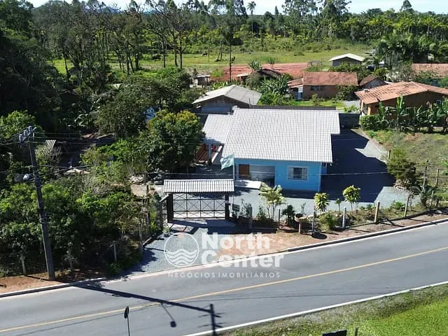 Chácara com 2396m² 3 quartos e 3 banheiros, à venda, no bairro Pinheiros em Balneário Barra do Sul