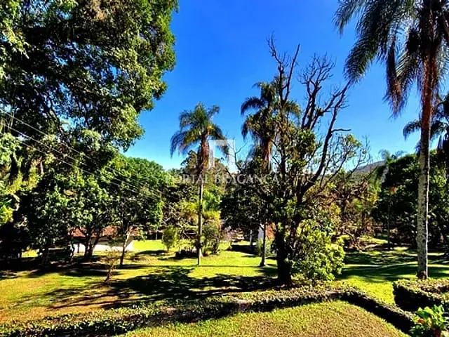 Chácara com 280m² 4 quartos e 4 banheiros, à venda, no bairro Guaripocaba em Vargem