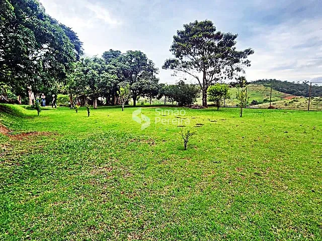 Chácara 5 quartos e 4 banheiros, à venda, no bairro Balança em Simão Pereira