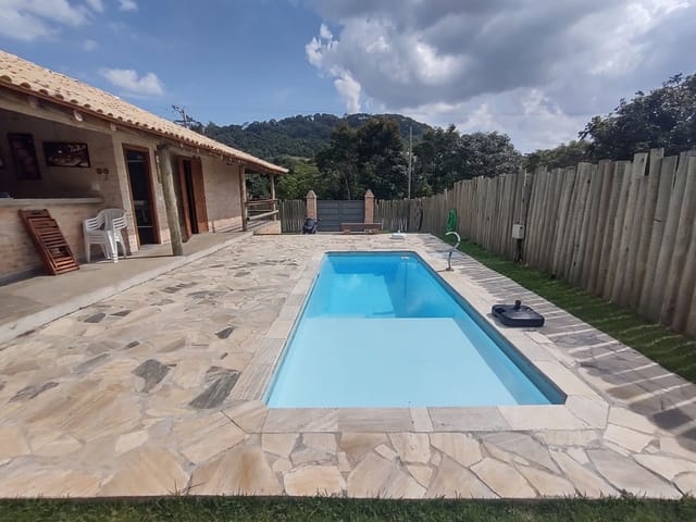 Chácara com 250m² 4 quartos e 2 banheiros, à venda, no bairro Jardim das Paineiras em São João da Boa Vista