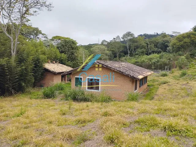Chácara com 5000m² 3 quartos e 5 banheiros, à venda, no bairro Taipas De Pedras (Mailasqui) em São Roque