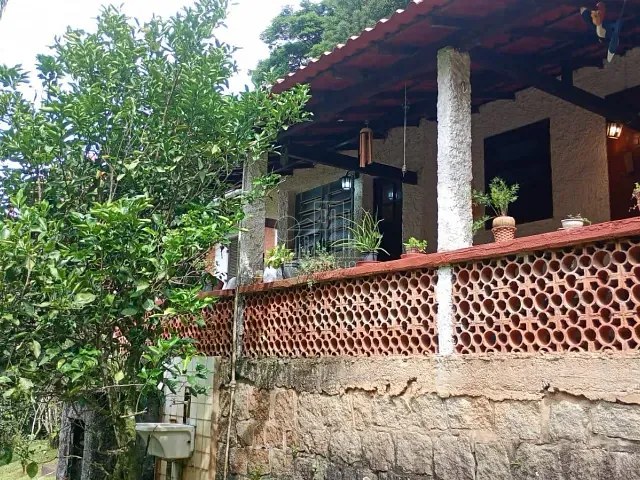 Chácara com 5150m² 5 quartos e 2 banheiros, à venda, no bairro Barreira em Guapimirim