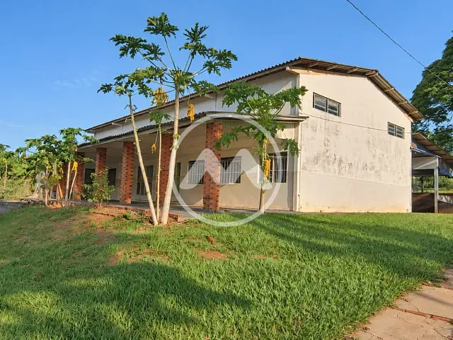 Chácara com 24200m² 2 quartos e 2 banheiros, à venda, no bairro Área Rural de Cianorte em Cianorte