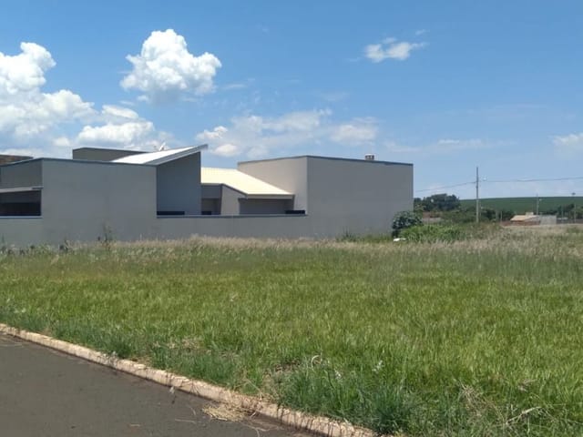 Chácara com 423m², à venda, no bairro Centro em Alvorada do Sul
