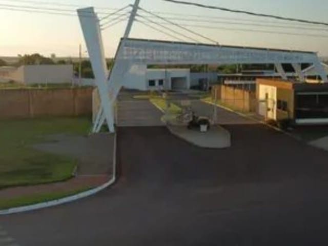Chácara com 423m², à venda, no bairro Centro em Alvorada do Sul