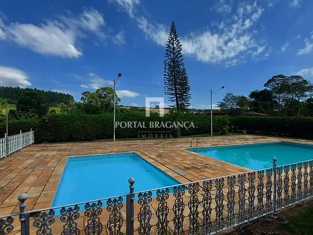 Chácara com 300m² 4 quartos e 3 banheiros, à venda, no bairro Ponte Alta em Atibaia