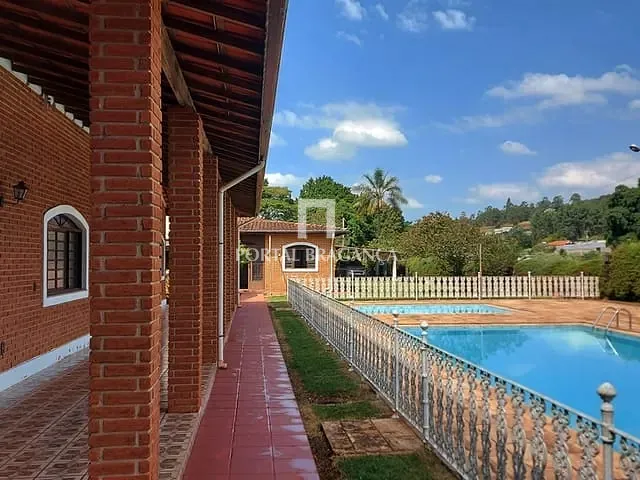 Chácara com 300m² 4 quartos e 3 banheiros, à venda, no bairro Ponte Alta em Atibaia