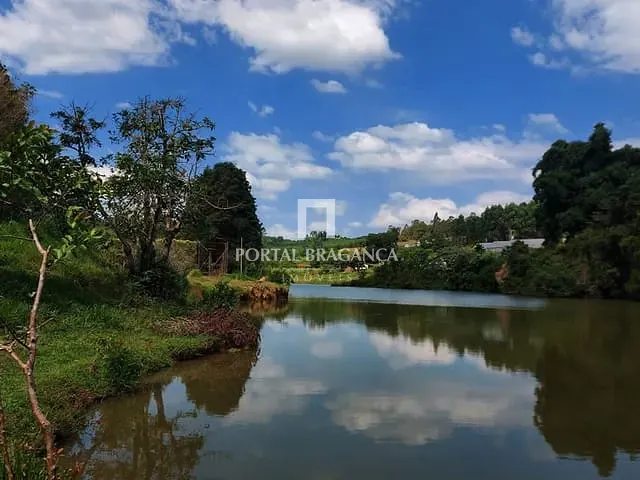 Chácara com 300m² 4 quartos e 3 banheiros, à venda, no bairro Ponte Alta em Atibaia
