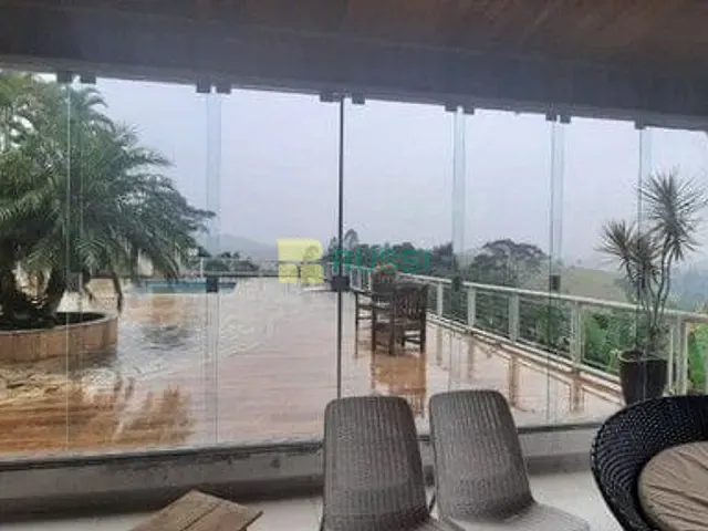 Chácara com 9700m² 3 quartos e 4 banheiros, à venda, no bairro Vila São Geraldo em São José dos Campos