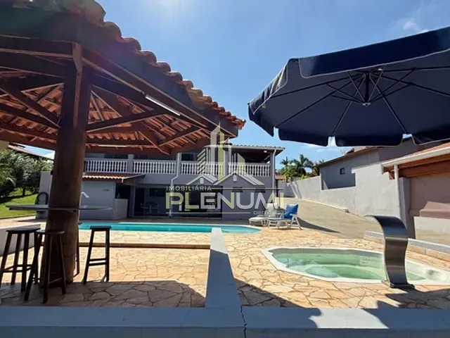 Chácara com 1049m² 2 quartos e 5 banheiros, à venda, no bairro Centro em Ipeúna