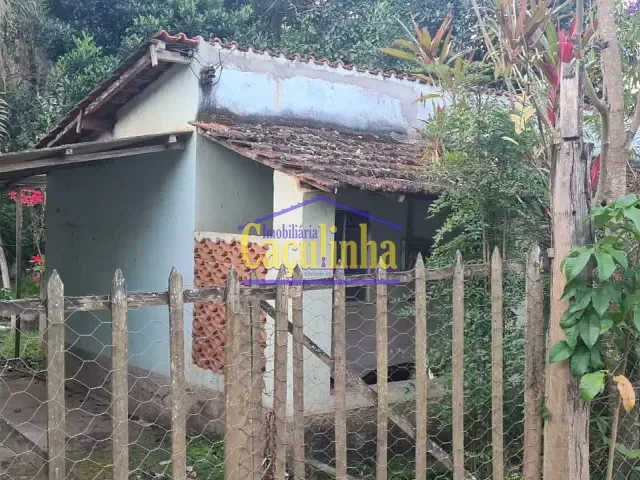 Chácara com 8500m² 2 quartos e 1 banheiro, à venda, no bairro Santana da Barra em Barra do Piraí