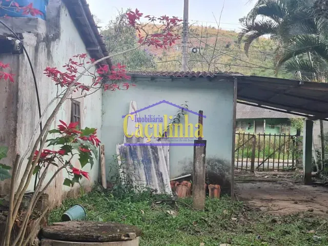 Chácara com 8500m² 2 quartos e 1 banheiro, à venda, no bairro Santana da Barra em Barra do Piraí