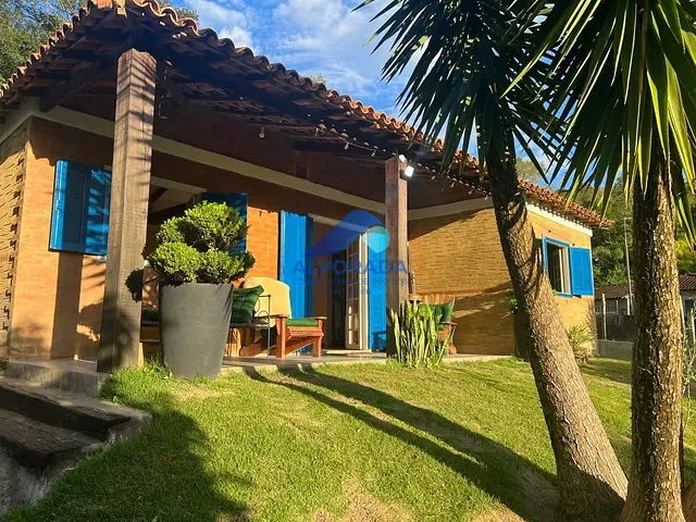 Chácara com 1000m² 2 quartos e 2 banheiros, à venda, no bairro Zona Rural em Santo Antônio do Pinhal