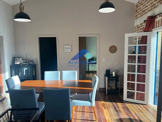 Chácara com 1000m² 2 quartos e 2 banheiros, à venda, no bairro Zona Rural em Santo Antônio do Pinhal