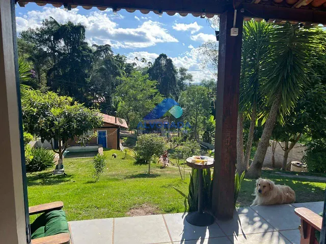 Chácara com 1000m² 2 quartos e 2 banheiros, à venda ou para alugar, no bairro Zona Rural em Santo Antônio do Pinhal