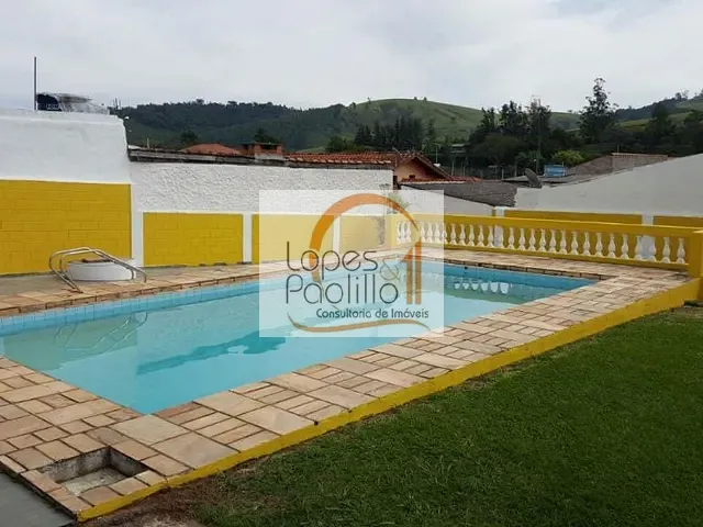 Chácara com 750m² 2 quartos e 3 banheiros, à venda, no bairro Centro em Piracaia