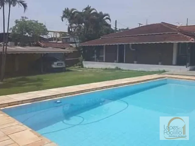 Chácara com 750m² 2 quartos e 3 banheiros, à venda, no bairro Centro em Piracaia